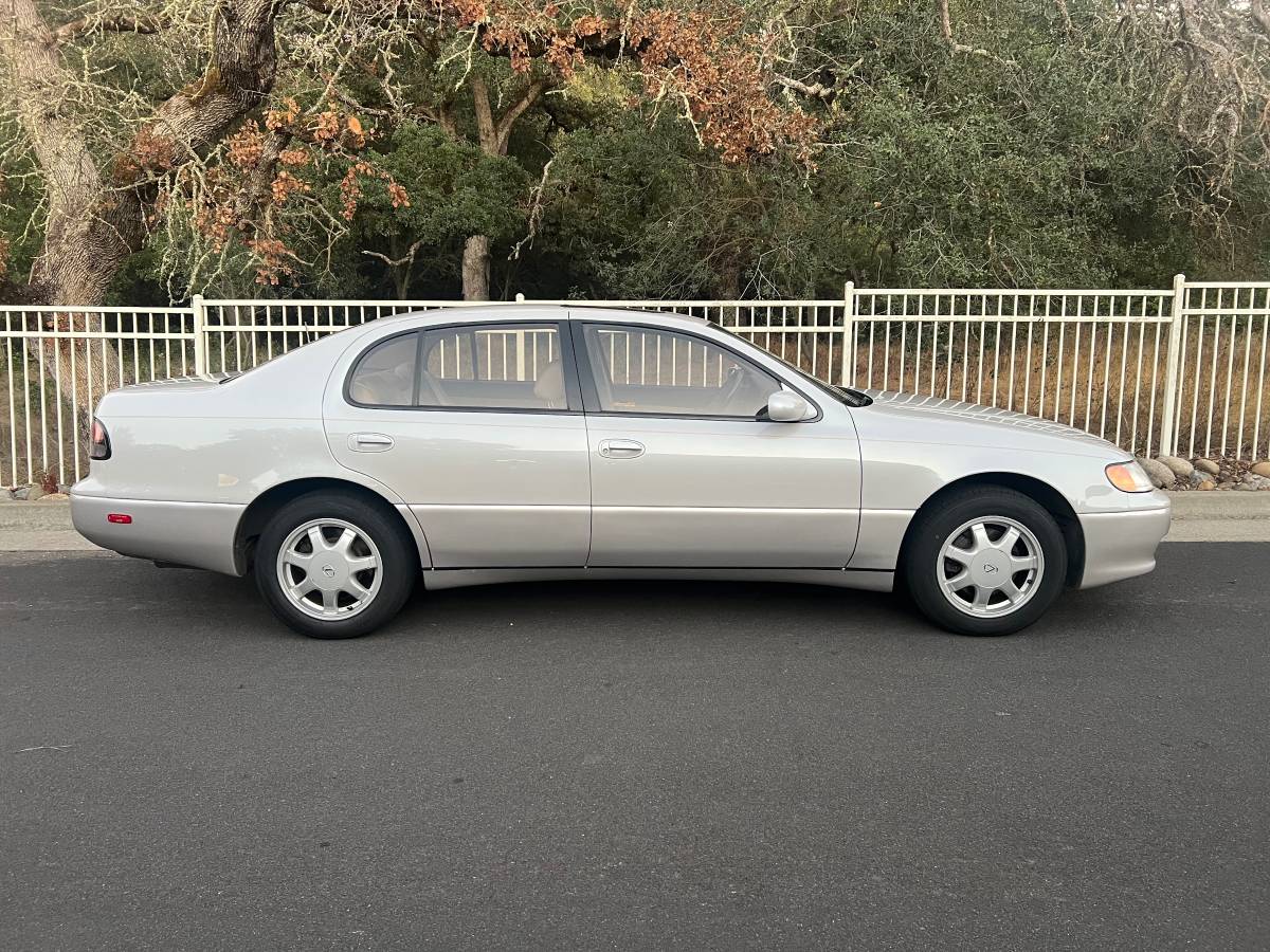 Lexus-gs300-1994-white-7