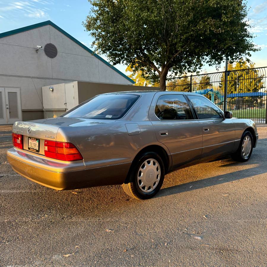 Lexus-ls-1995-grey-2