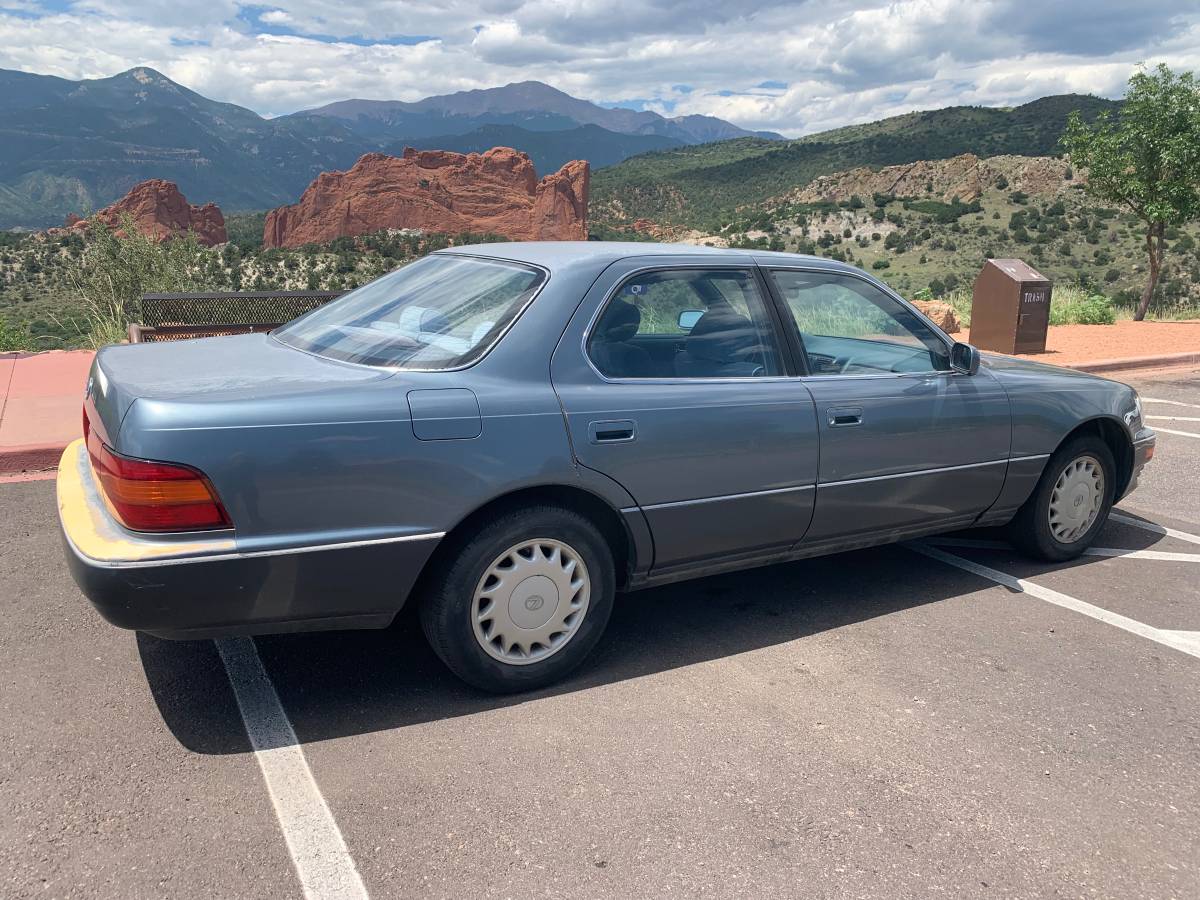 Lexus-ls-400-1990-grey-10