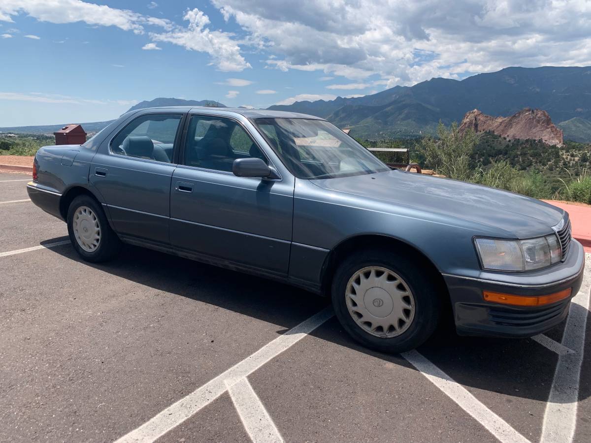 Lexus-ls-400-1990-grey-2