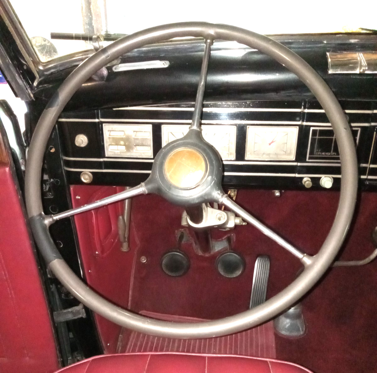 Lincoln-Brunn-1939-Convertible-13
