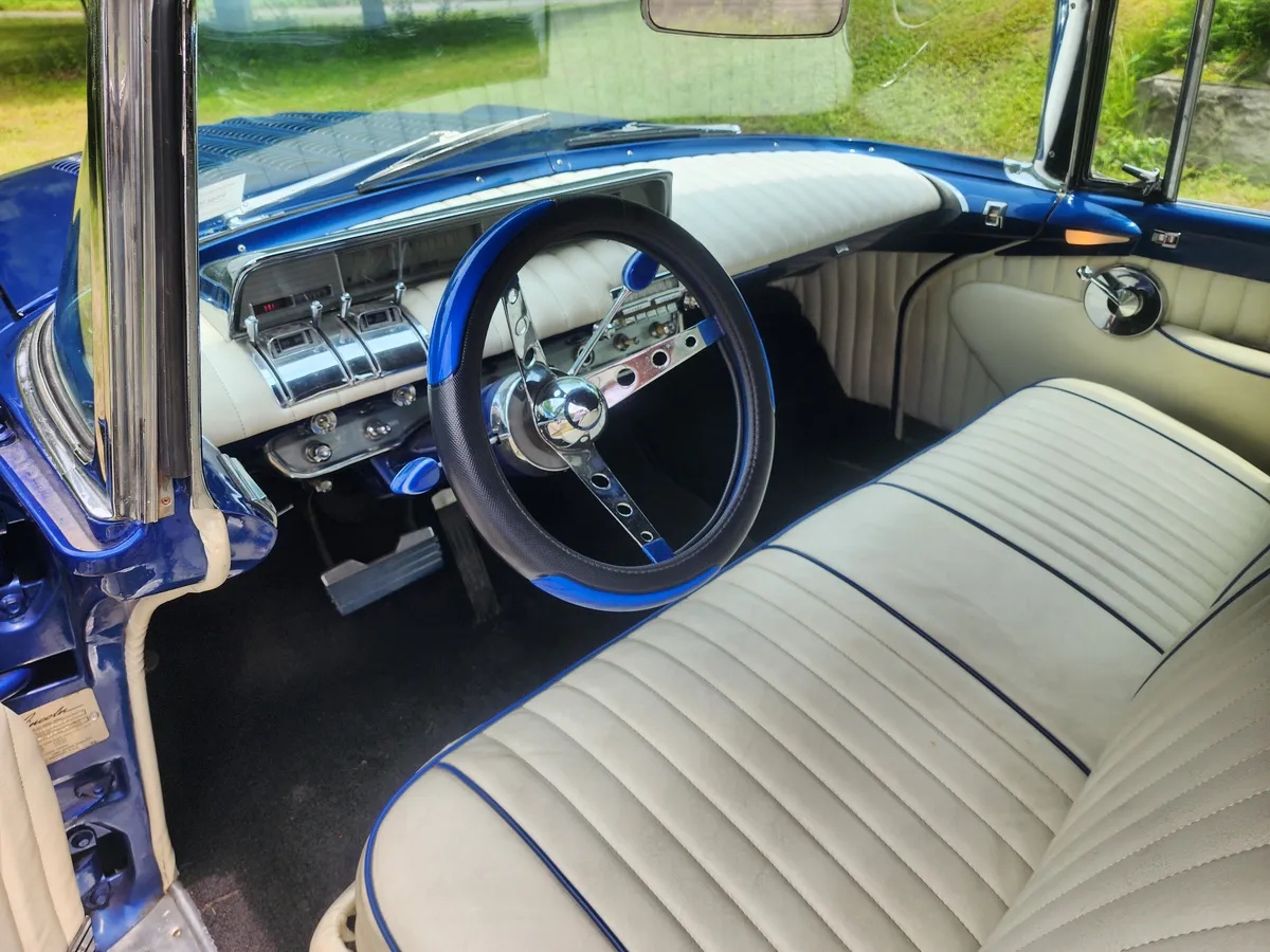 Lincoln-Capri-1957-Blue-White-2