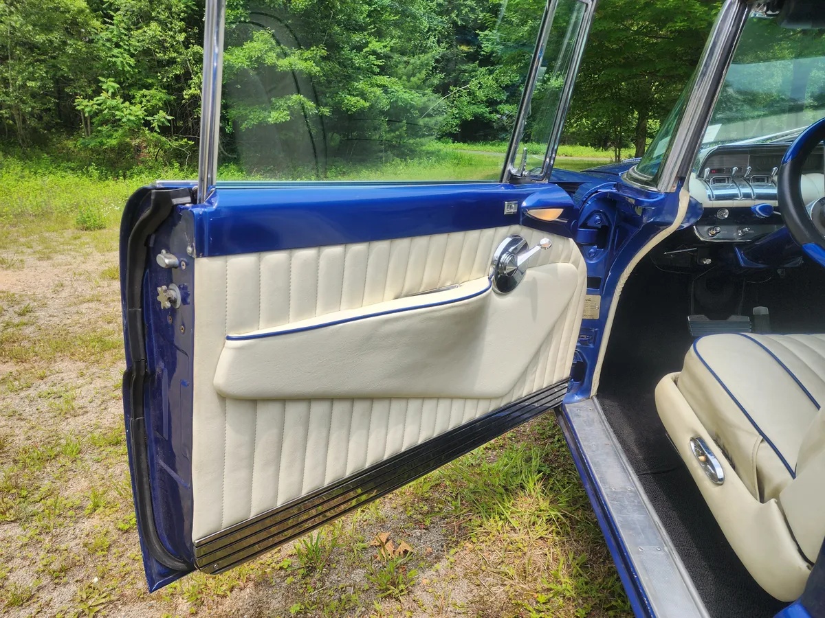 Lincoln-Capri-1957-Blue-White-5
