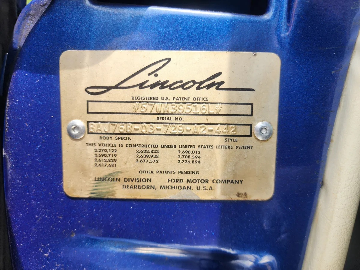 Lincoln-Capri-1957-Blue-White-6