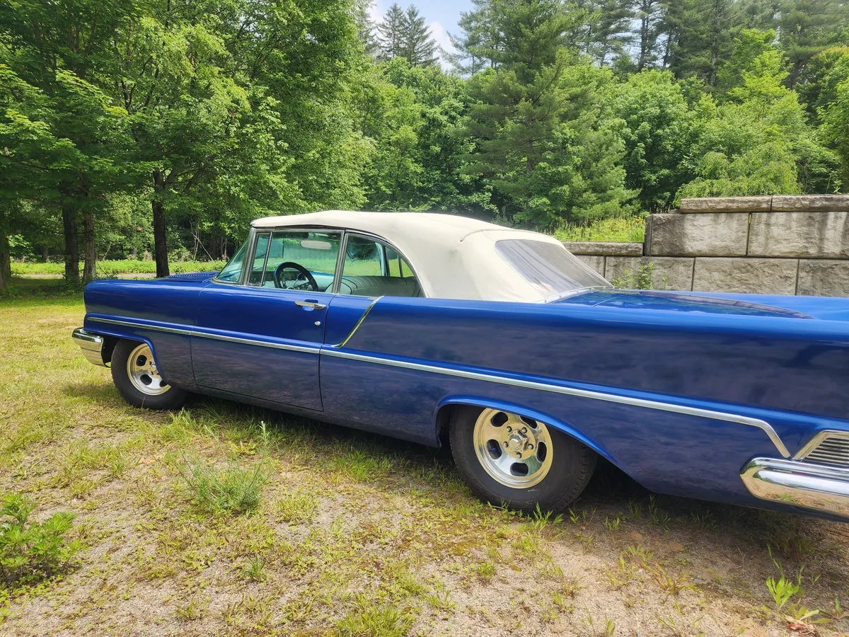 Lincoln-Capri-1957-Blue-White-7