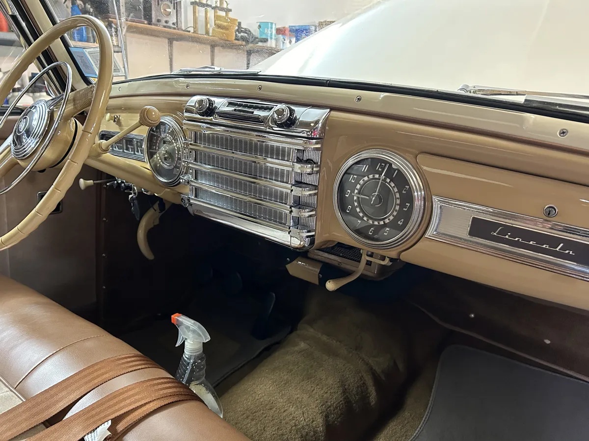 Lincoln-Continental-1946-Beige-Tan-11