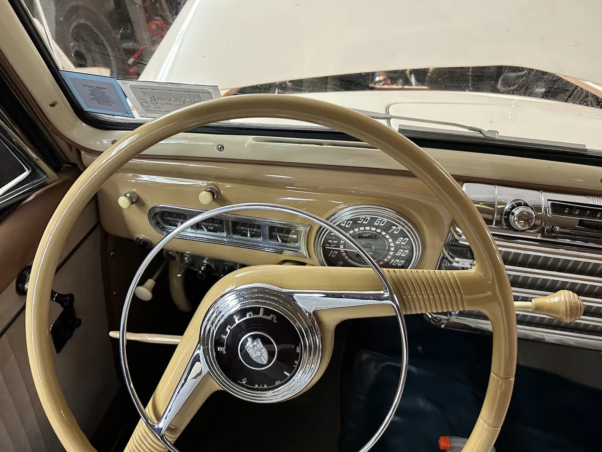 Lincoln-Continental-1946-Beige-Tan-7