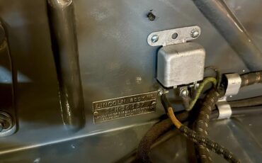 Lincoln-Continental-1946-Gray-Red-13