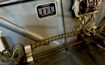 Lincoln-Continental-1946-Gray-Red-15