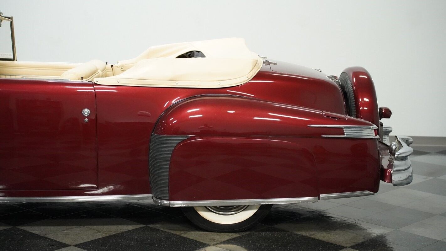 Lincoln-Continental-1947-Convertible-22