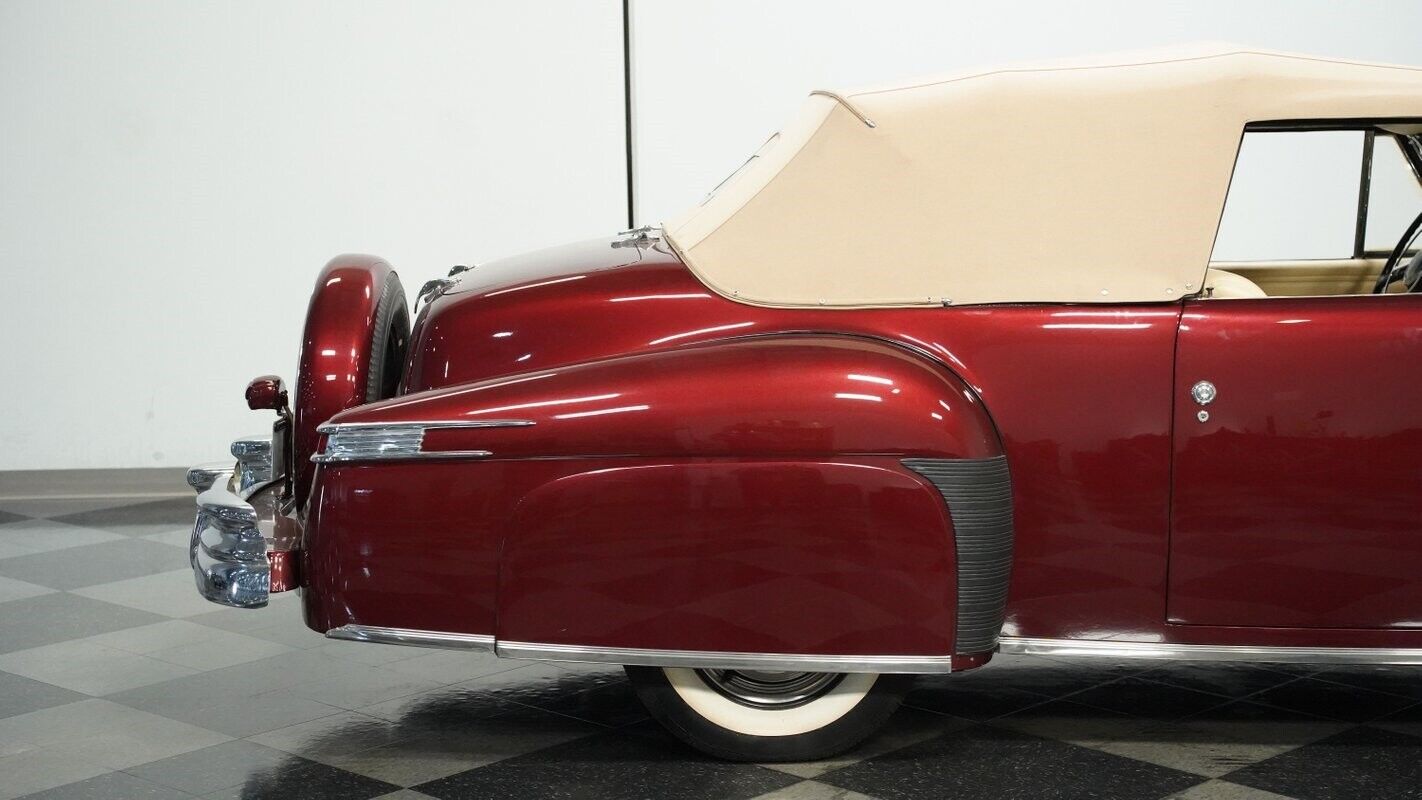 Lincoln-Continental-1947-Convertible-26