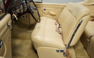 Lincoln-Continental-1947-Convertible-34