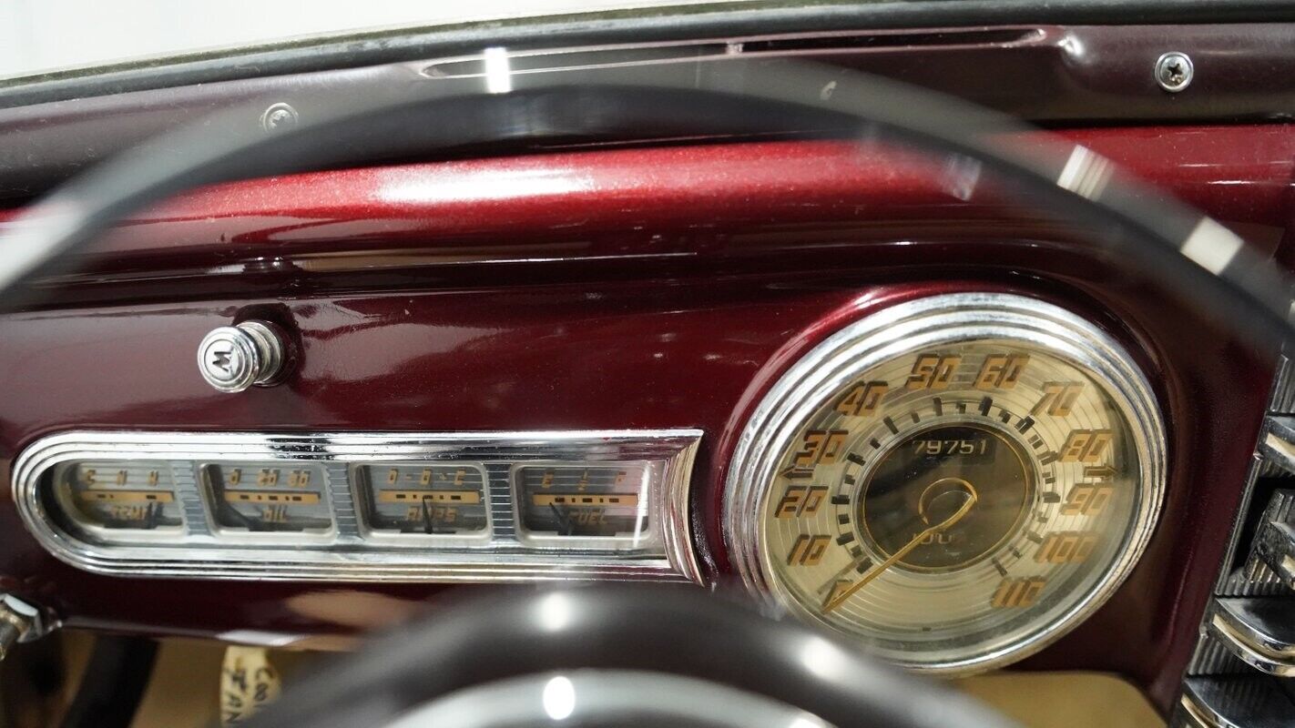 Lincoln-Continental-1947-Convertible-36