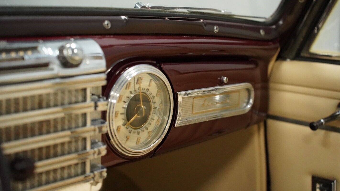 Lincoln-Continental-1947-Convertible-38