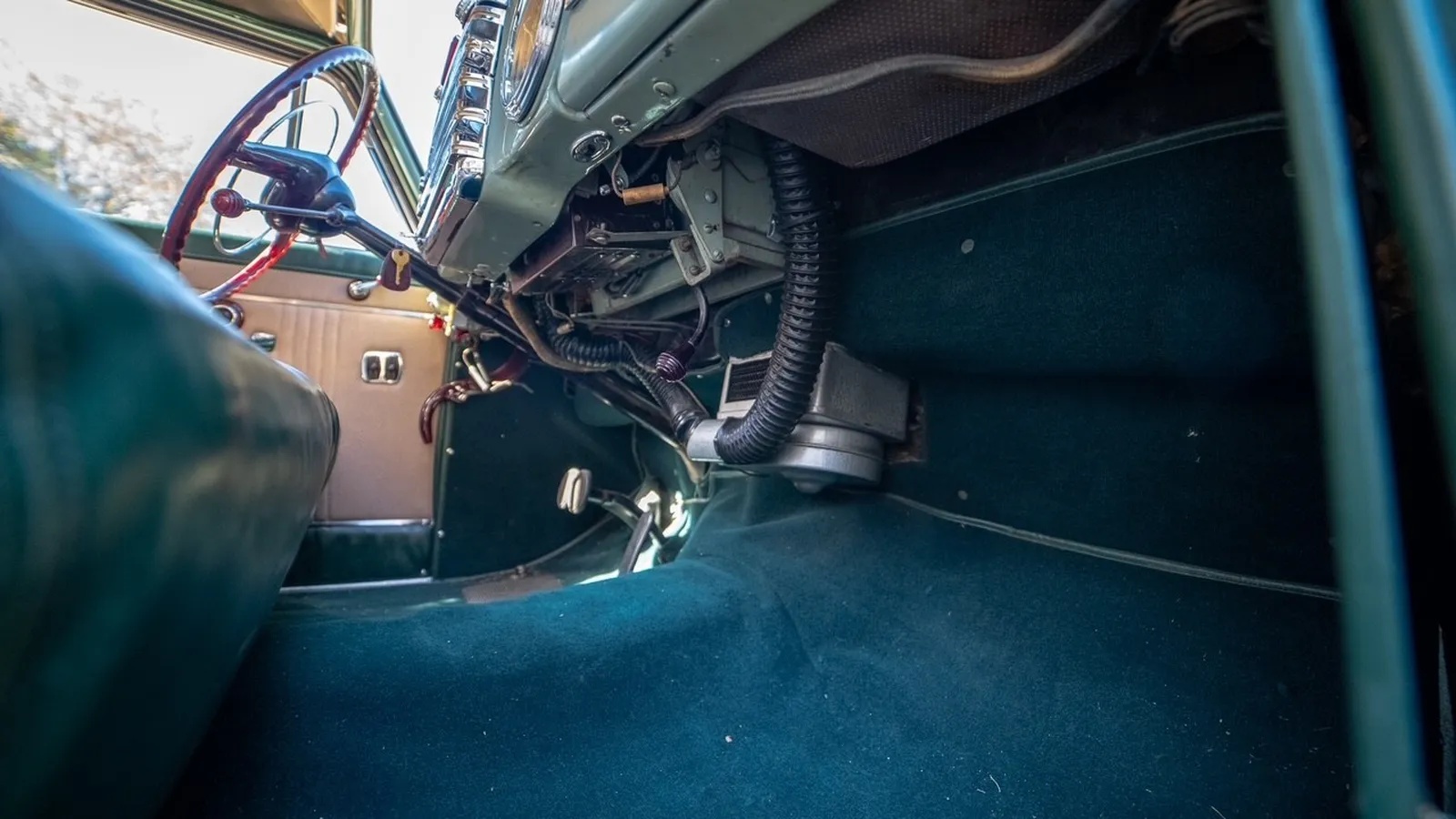 Lincoln-Continental-1948-Green-7