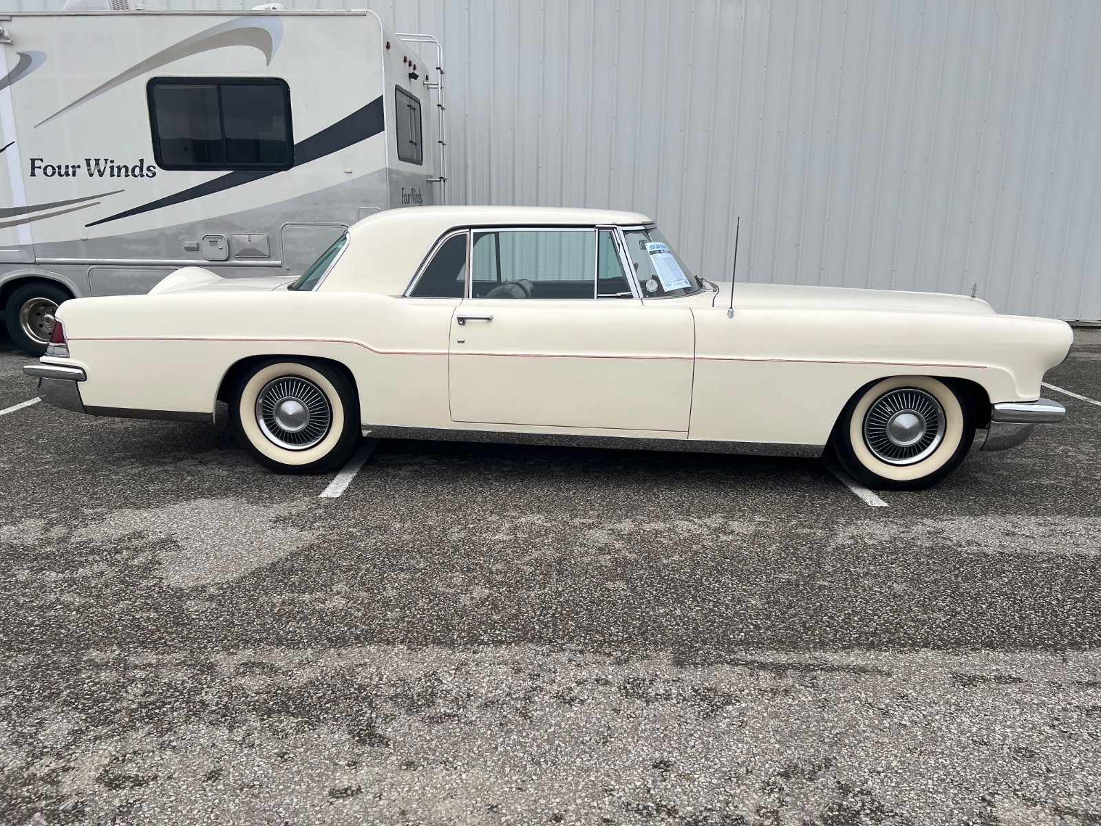 Lincoln-Continental-1956-Coupe-11