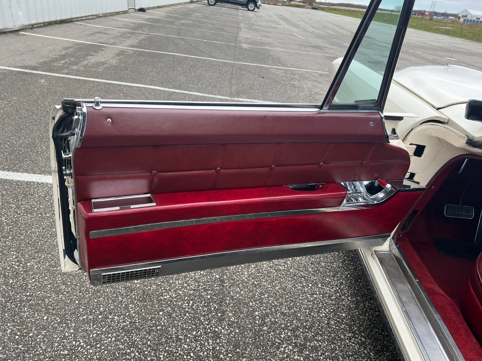 Lincoln-Continental-1956-Coupe-2