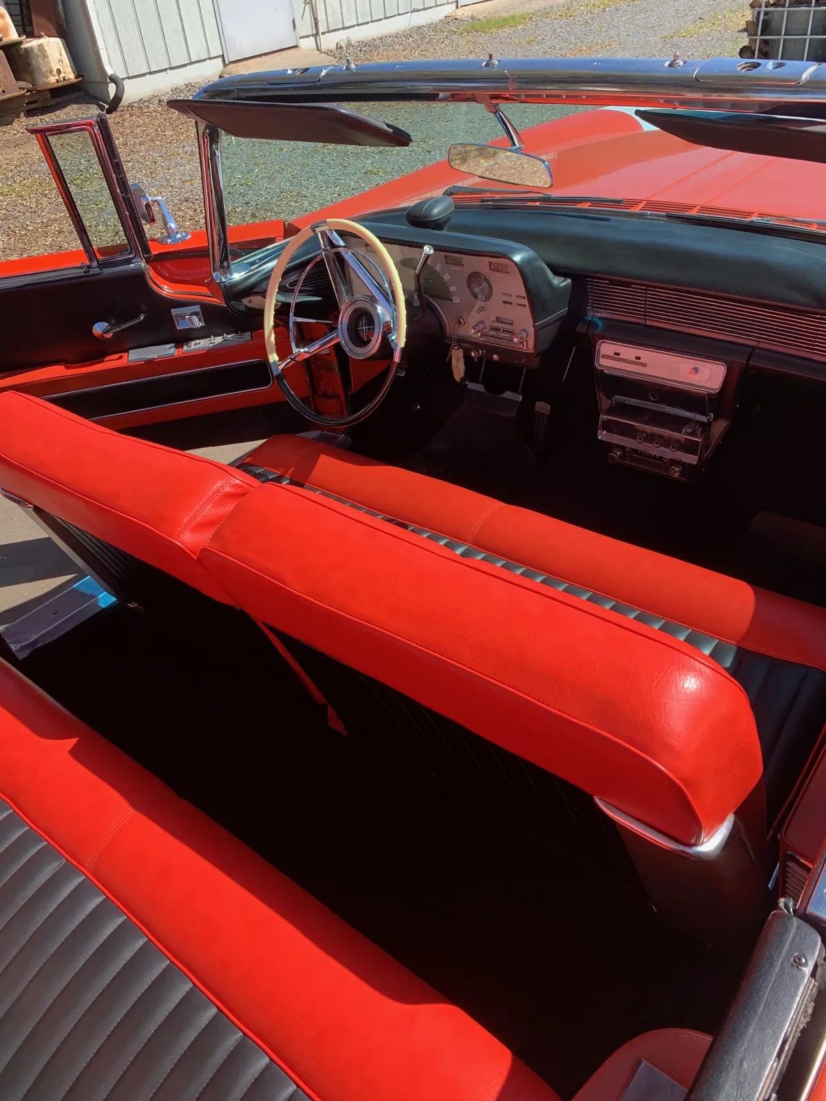 Lincoln-Continental-1958-Orange-Black-White-Orange-2