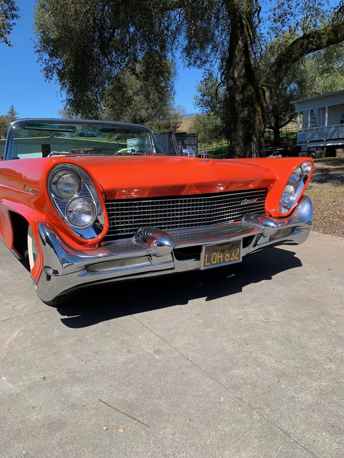 Lincoln-Continental-1958-Orange-Black-White-Orange-3