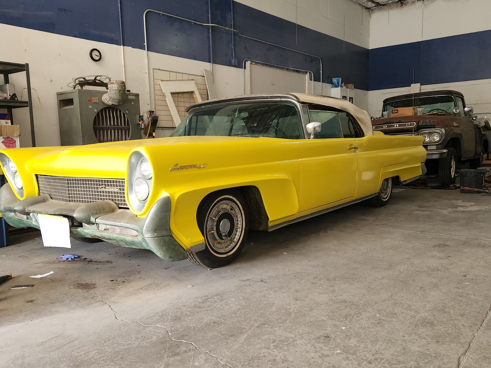 Lincoln-Continental-1959-Convertible-1