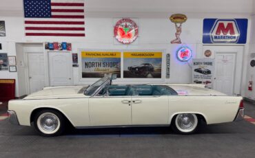 Lincoln-Continental-1961-4-Door-11