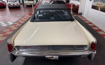 Lincoln-Continental-1961-4-Door-20