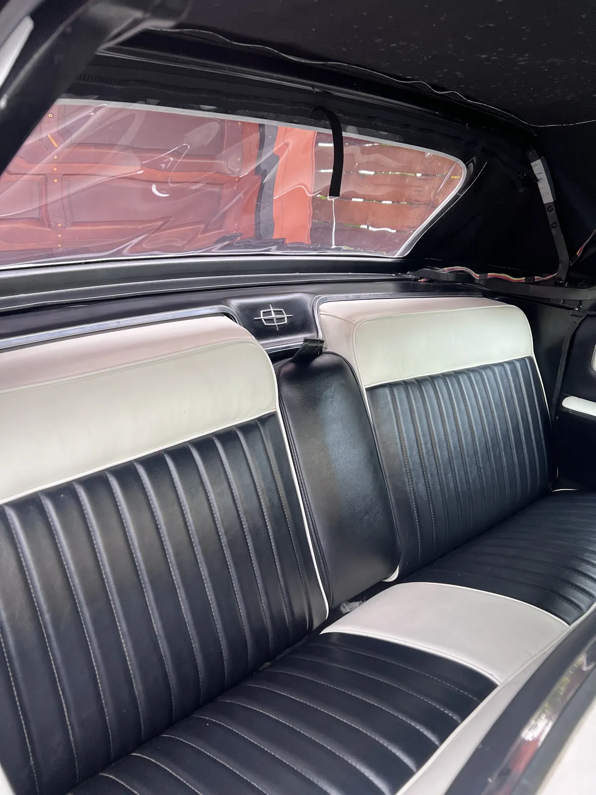 Lincoln-Continental-1962-12