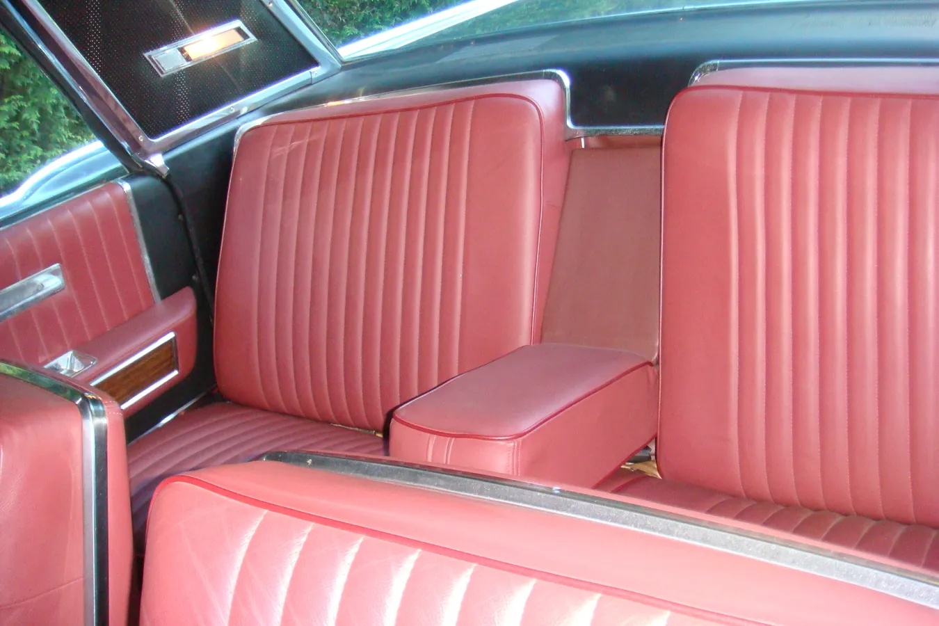 Lincoln-Continental-1964-Grey-Burgundy-Leather-2