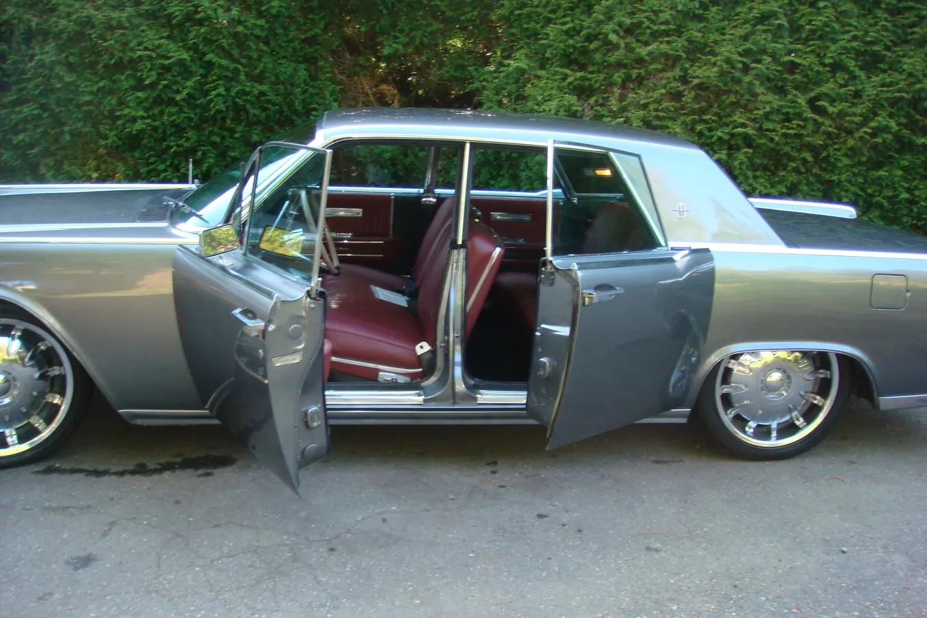 Lincoln-Continental-1964-Grey-Burgundy-Leather-4