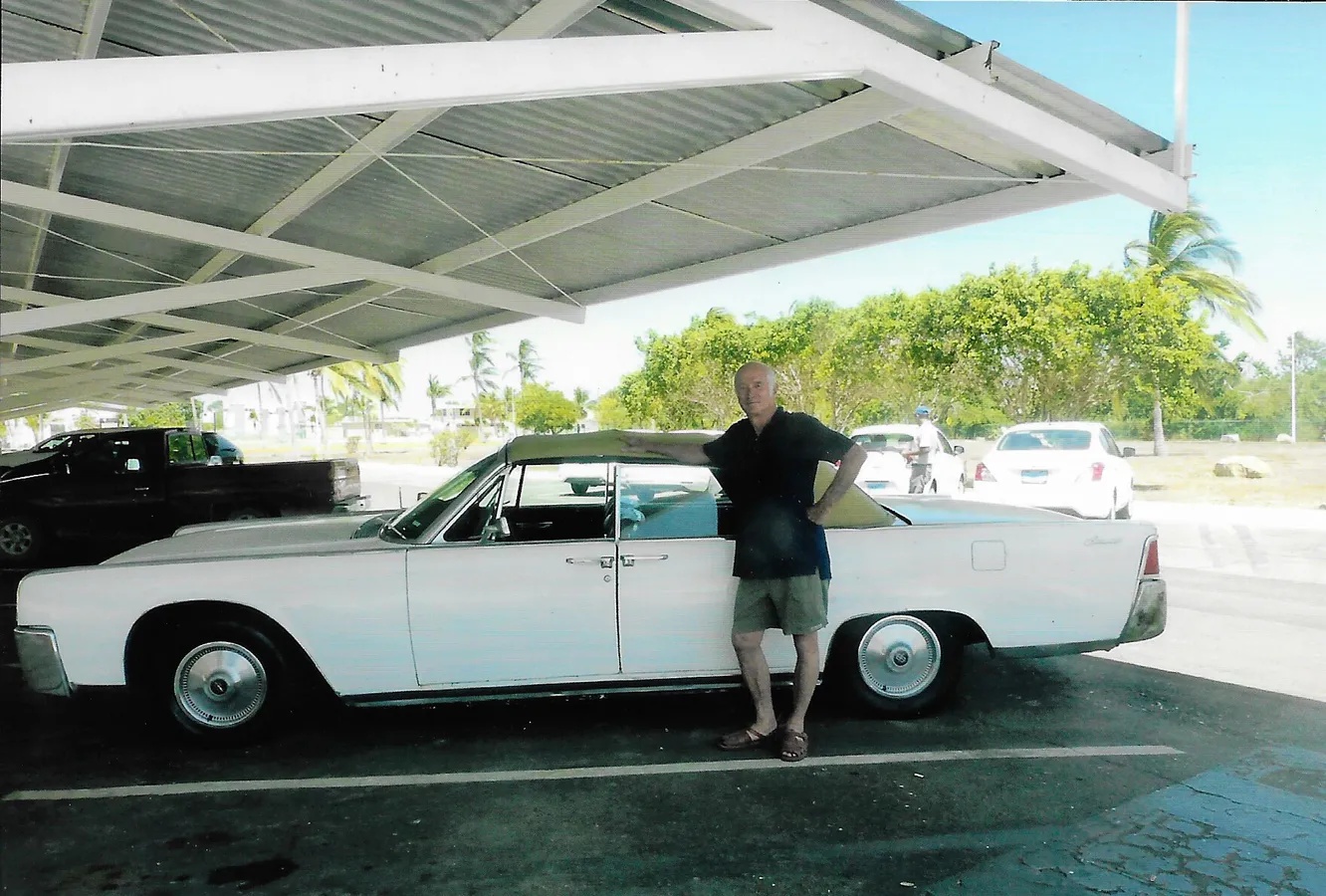 Lincoln-Continental-1964-White-Burgundy