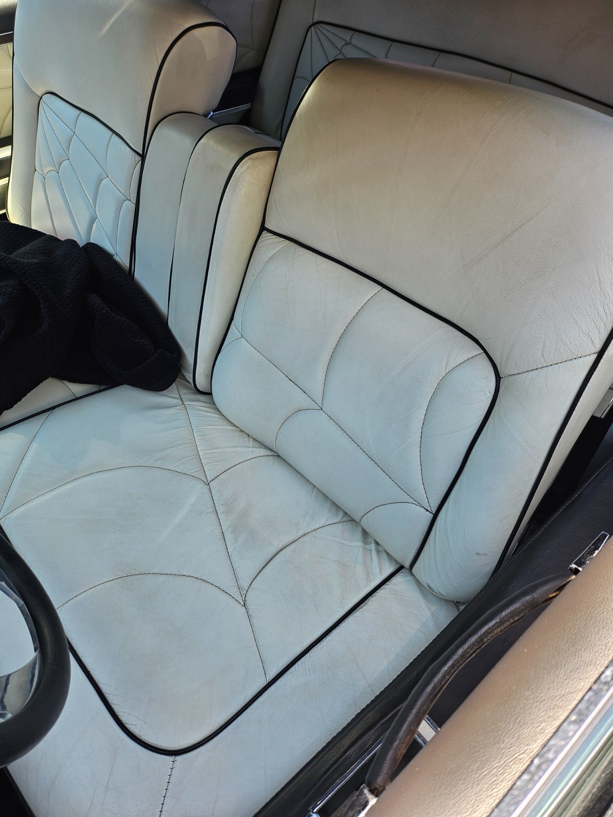 Lincoln-Continental-1969-Sedan-14