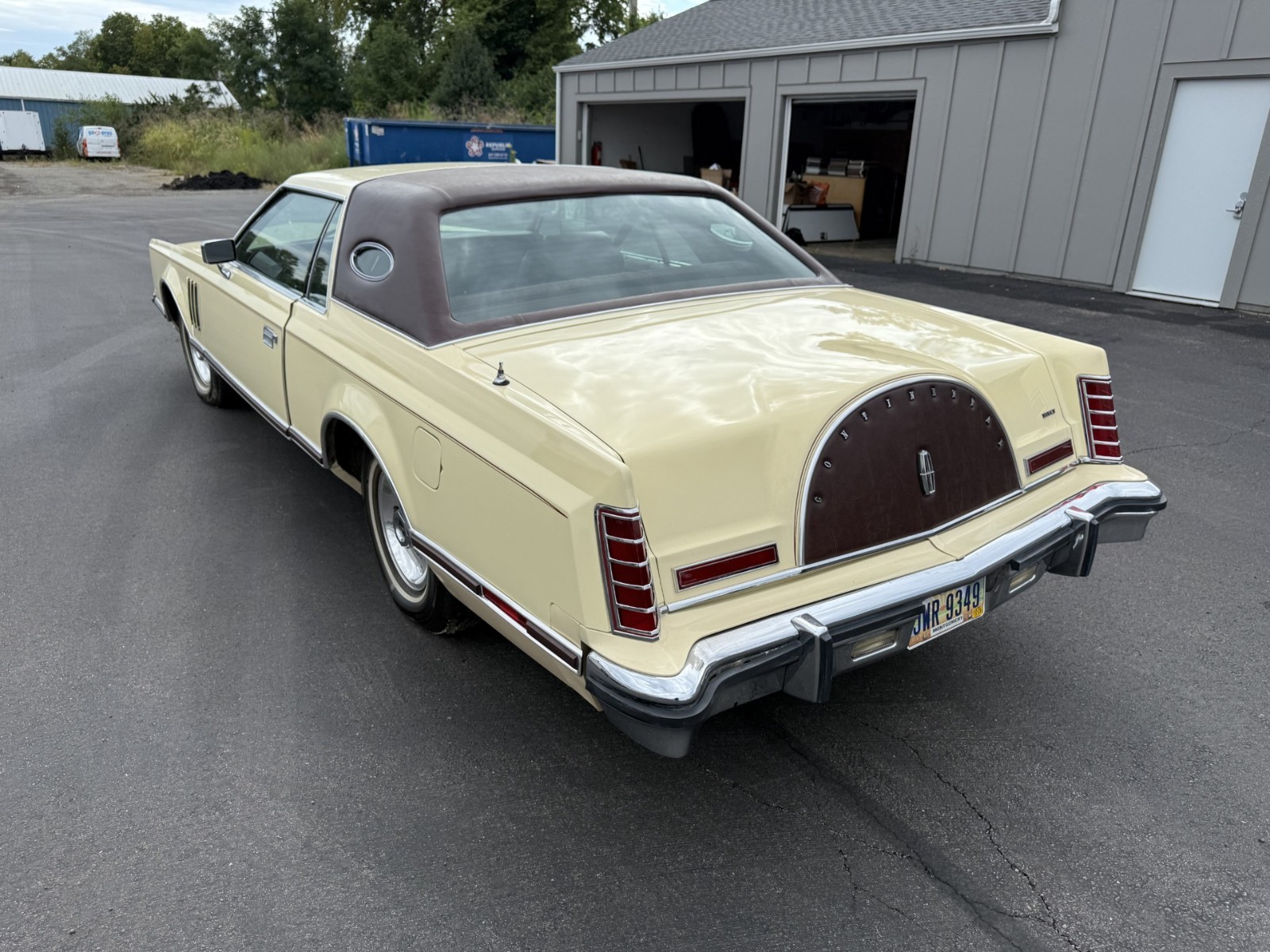Lincoln-Continental-1978-Sedan-3