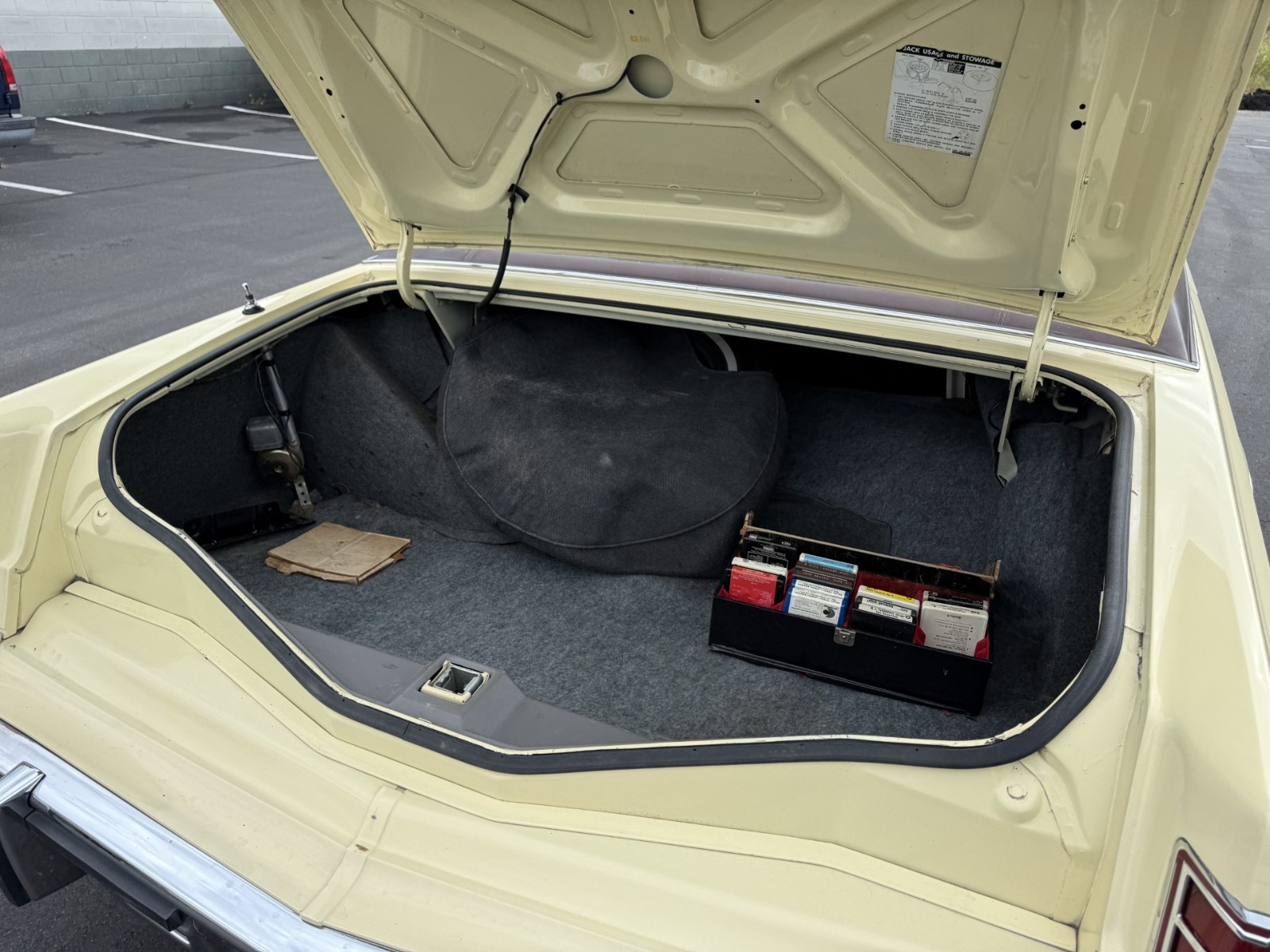 Lincoln-Continental-1978-Sedan-7