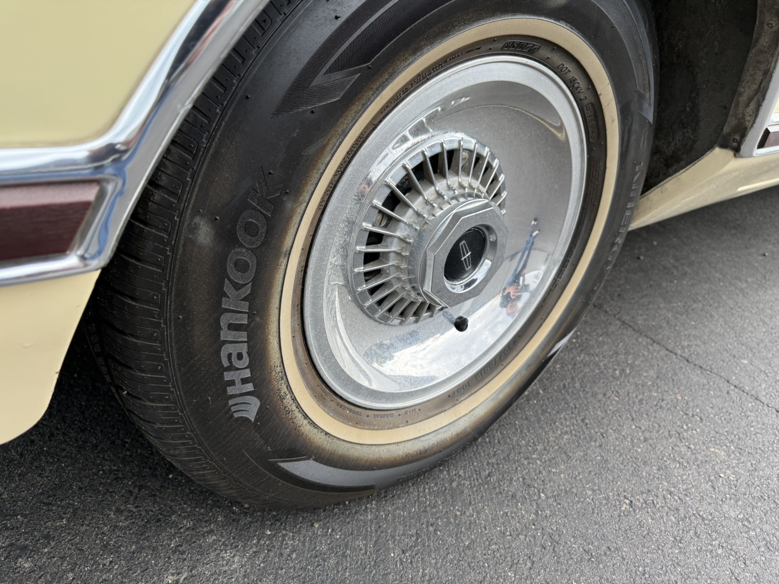 Lincoln-Continental-1978-Sedan-8
