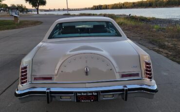Lincoln-Continental-1979-2-dr-10
