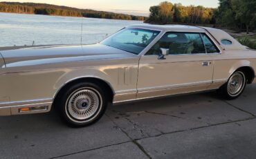 Lincoln-Continental-1979-2-dr-2