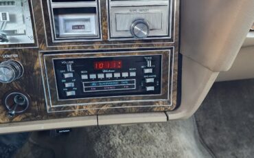 Lincoln-Continental-1979-2-dr-25