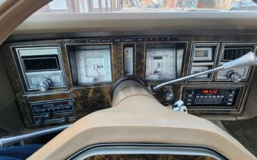Lincoln-Continental-1979-2-dr-26
