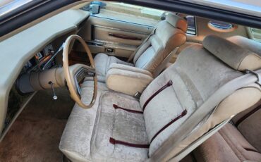 Lincoln-Continental-1979-2-dr-28
