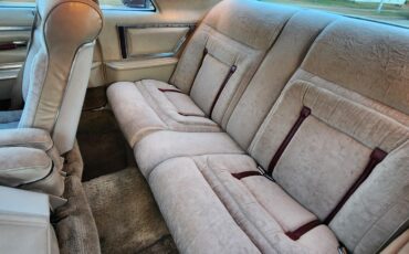 Lincoln-Continental-1979-2-dr-31
