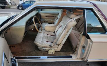 Lincoln-Continental-1979-2-dr-32