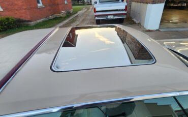 Lincoln-Continental-1979-2-dr-35