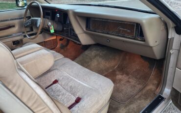 Lincoln-Continental-1979-2-dr-38