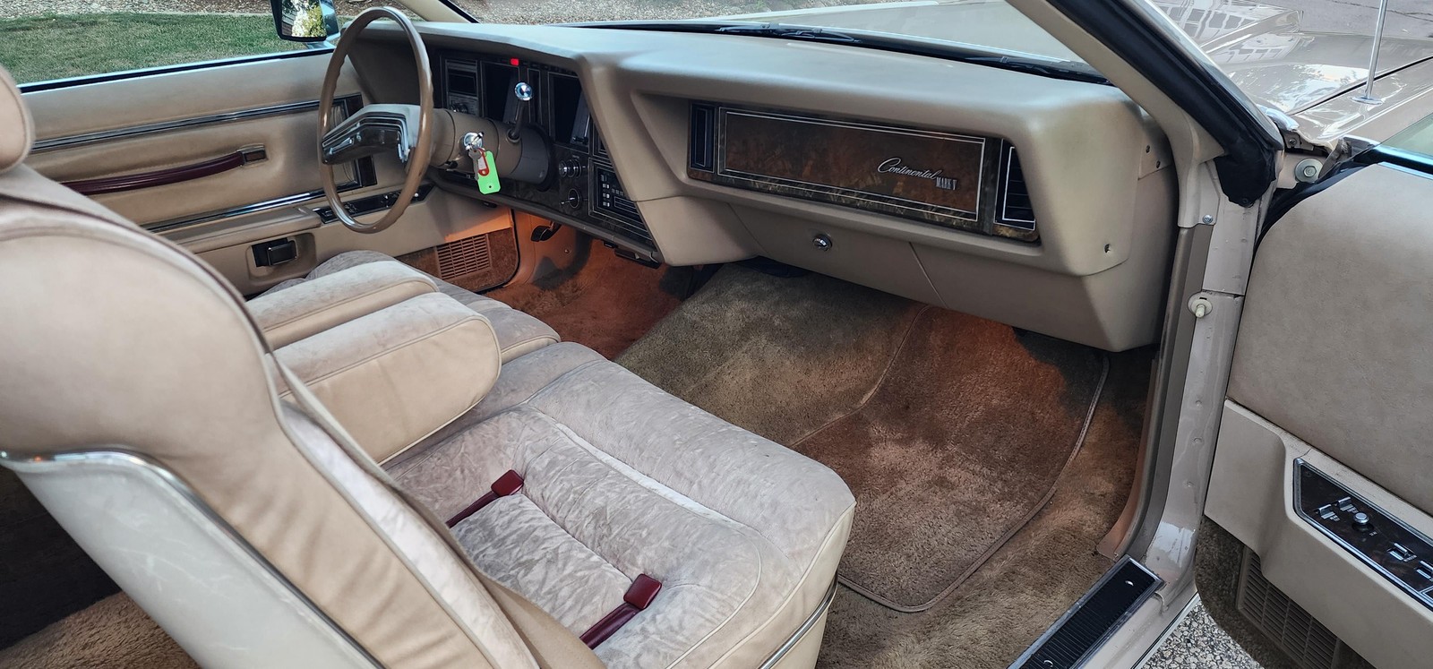 Lincoln-Continental-1979-2-dr-38