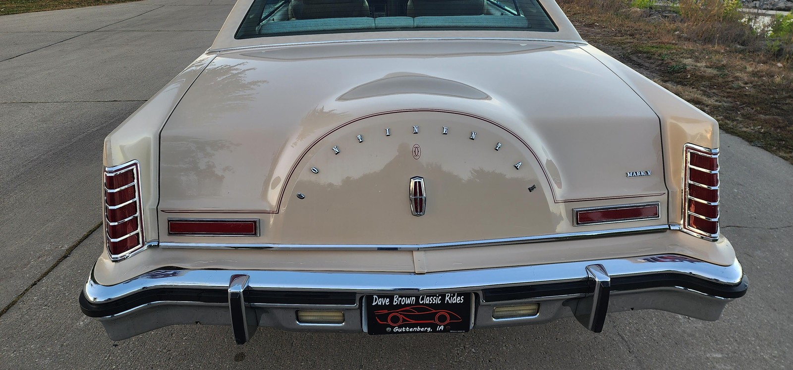 Lincoln-Continental-1979-2-dr-9