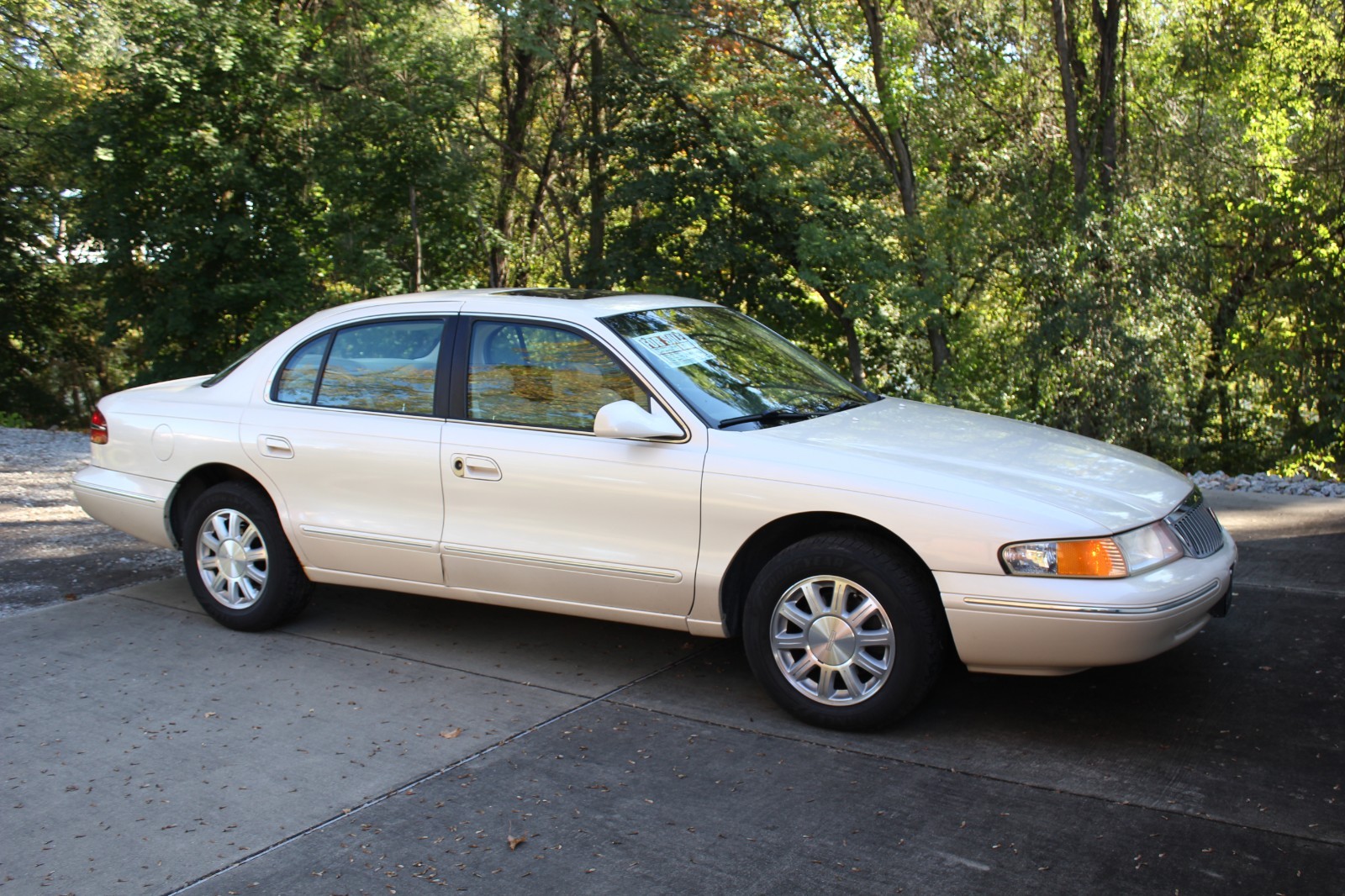 Lincoln-Continental-1995-Sedan-2