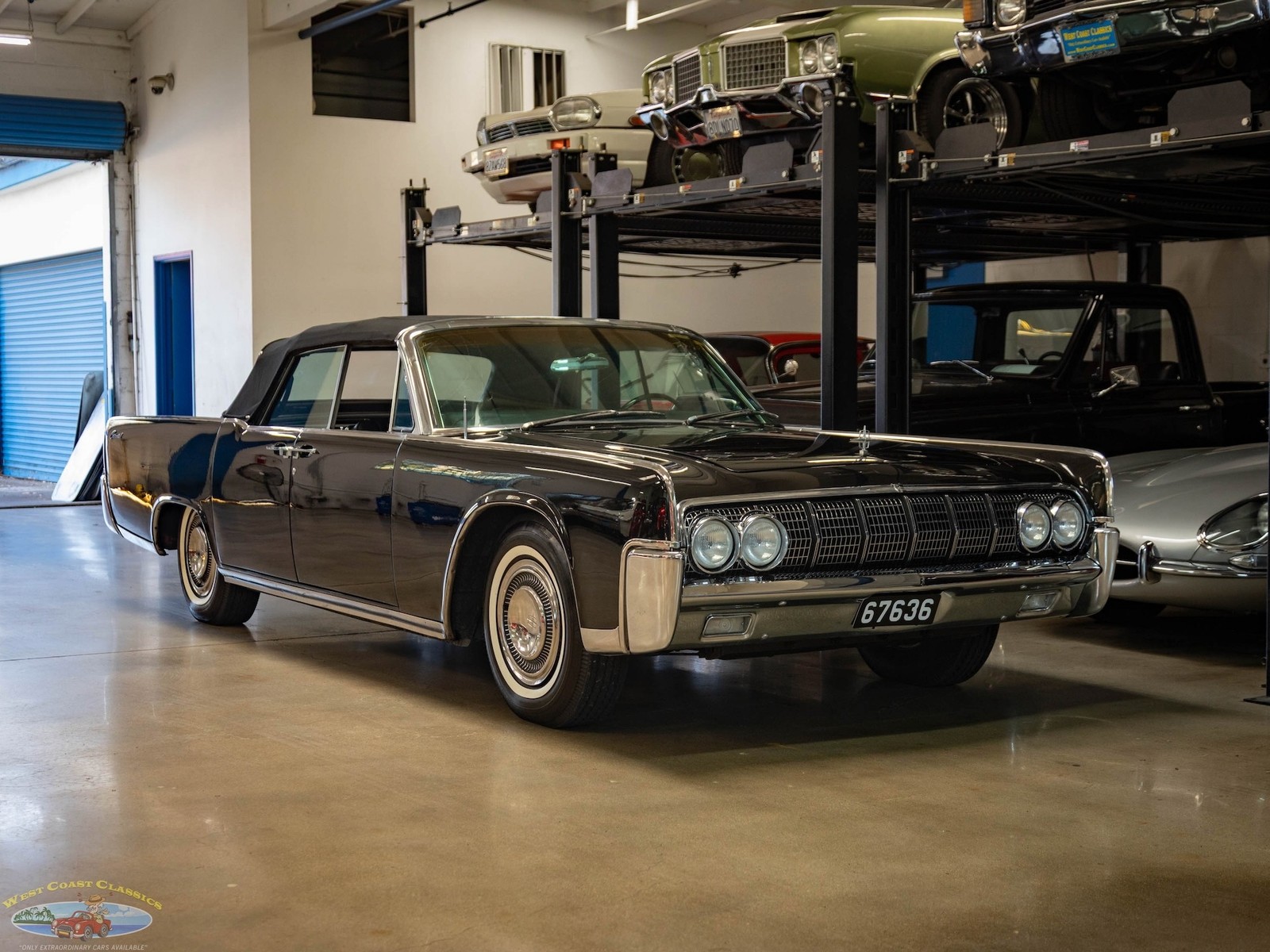 Lincoln-Continental-430-V8-4-Door-Convertible-1964-4-Door-Convertible-10