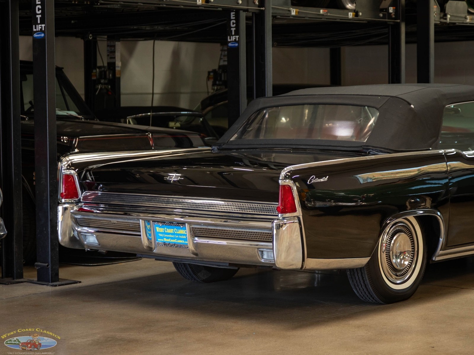 Lincoln-Continental-430-V8-4-Door-Convertible-1964-4-Door-Convertible-25