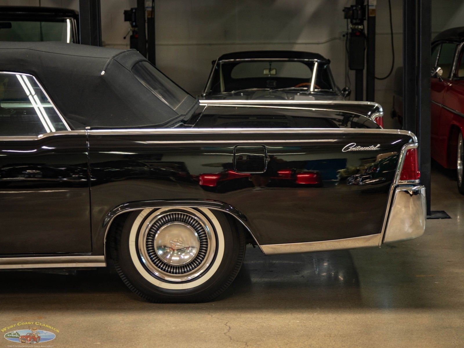 Lincoln-Continental-430-V8-4-Door-Convertible-1964-4-Door-Convertible-7