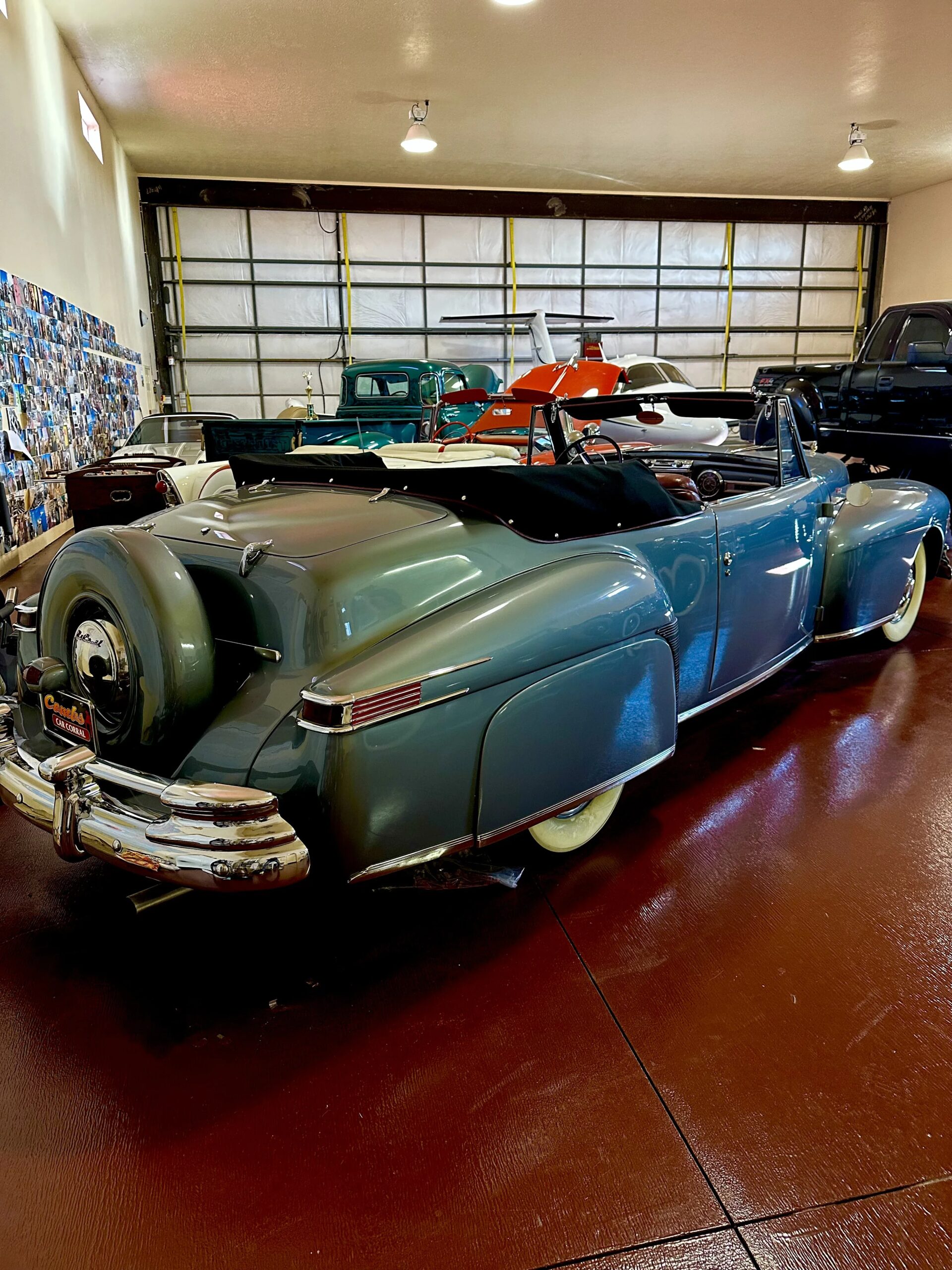 Lincoln-Continental-executive-1946-Gray-Red-2